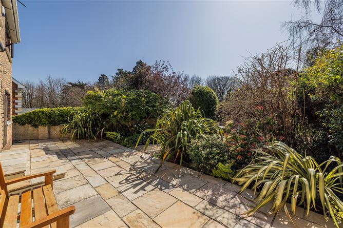 https://photos-a.propertyimages.ie/media/3/1/3/4919313/62261c67-4426-492a-b68d-992cc41a3e98_l.jpg