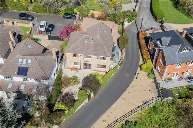 https://photos-a.propertyimages.ie/media/3/1/3/4919313/62261c67-4426-492a-b68d-992cc41a3e98_l.jpg
