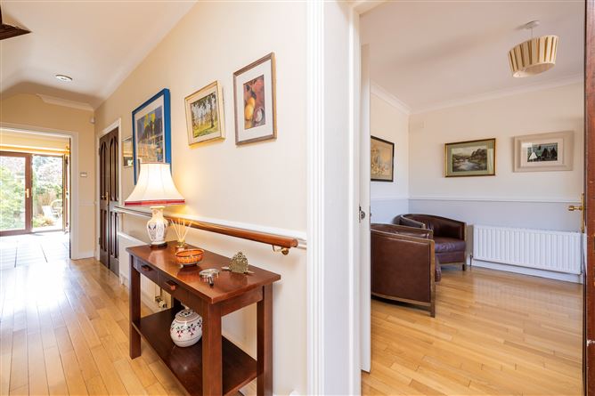 https://photos-a.propertyimages.ie/media/3/1/3/4919313/62261c67-4426-492a-b68d-992cc41a3e98_l.jpg