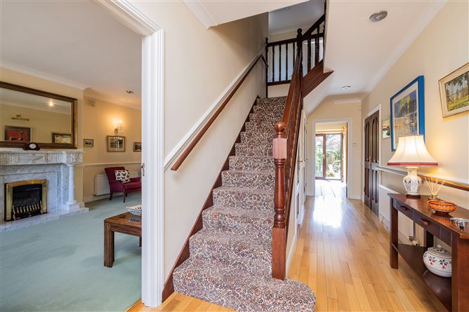 https://photos-a.propertyimages.ie/media/3/1/3/4919313/62261c67-4426-492a-b68d-992cc41a3e98_l.jpg
