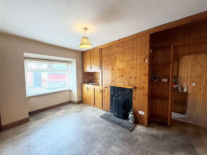 https://photos-a.propertyimages.ie/media/3/1/3/5002313/26b2d5bf-a27b-4385-8b2e-b5215d0dd08c_l.jpg