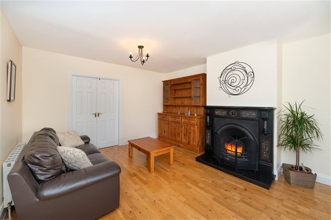 6 Abbotswood Avenue, Monastery Road, Rochestown, Cork