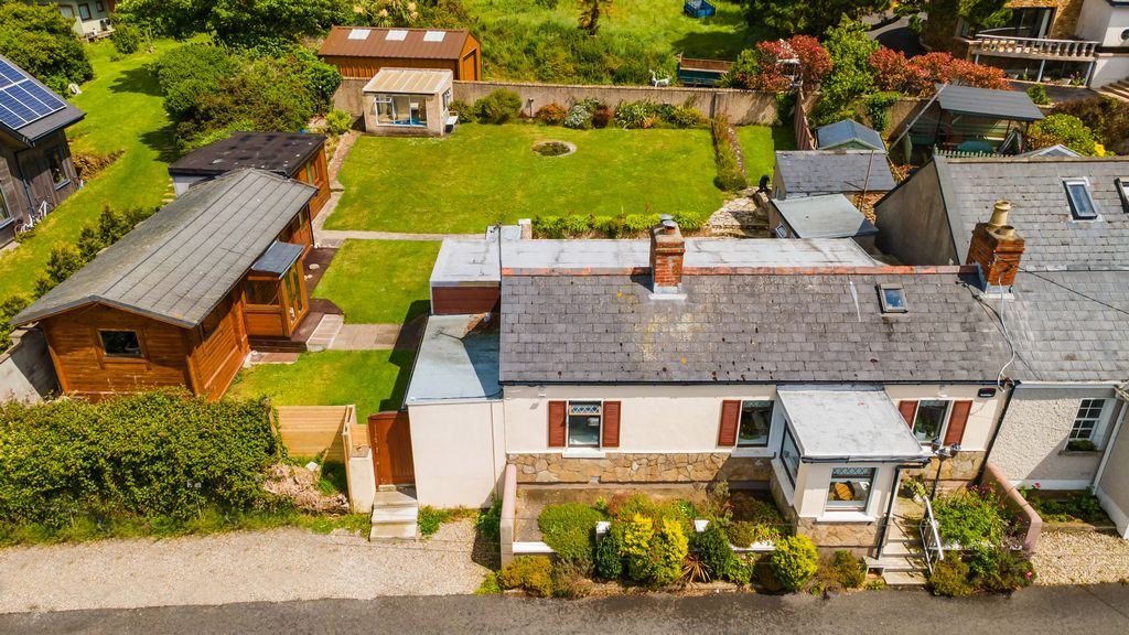 3 Old Cannon Rock Cottages, Upper Cliff Road, Howth, Howth, County Dublin