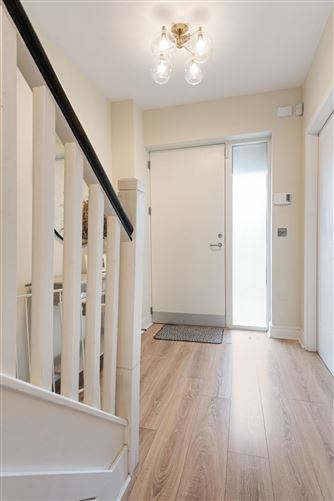 Photo 27 of 32 — 6 Larkfield Way, Leopardstown, Dublin 18
