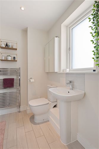 Photo 14 of 32 — 6 Larkfield Way, Leopardstown, Dublin 18