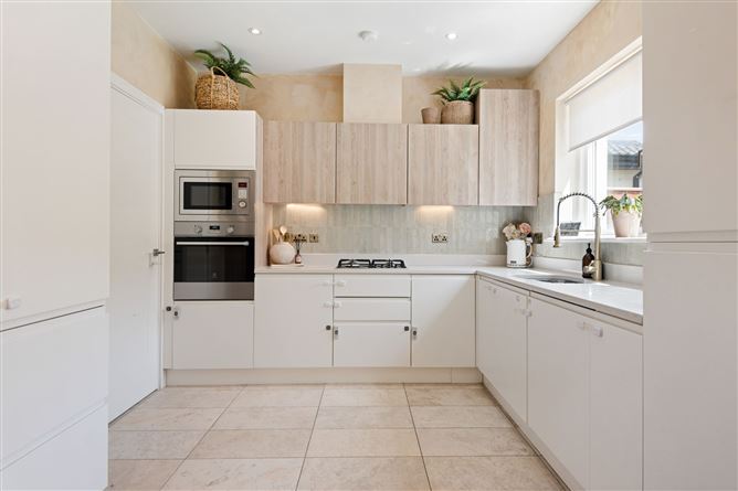 6 Larkfield Way, Leopardstown, Dublin 18