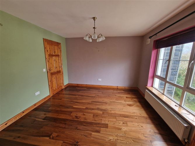 2 Parnell Grove, Gort Road, Ennis, Co. Clare