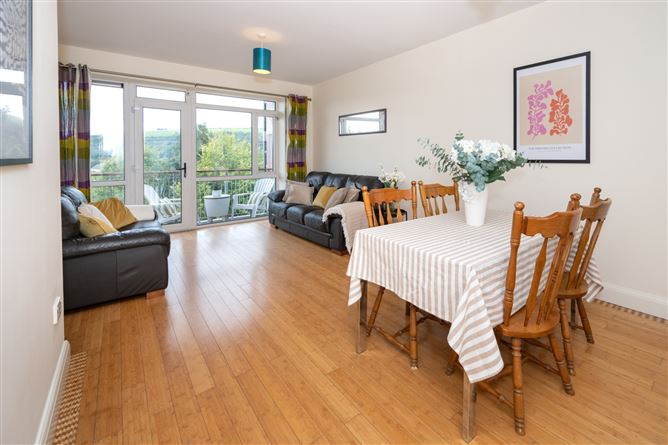 14 The Crescent, Old Fort Road, Ballincollig, Co. Cork