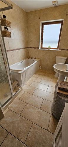 16 Shannon Haven, Dromod, Carrick-On-Shannon, Leitrim