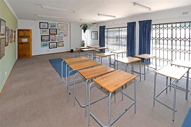 Private, Arbroath Rd, Johannesburg