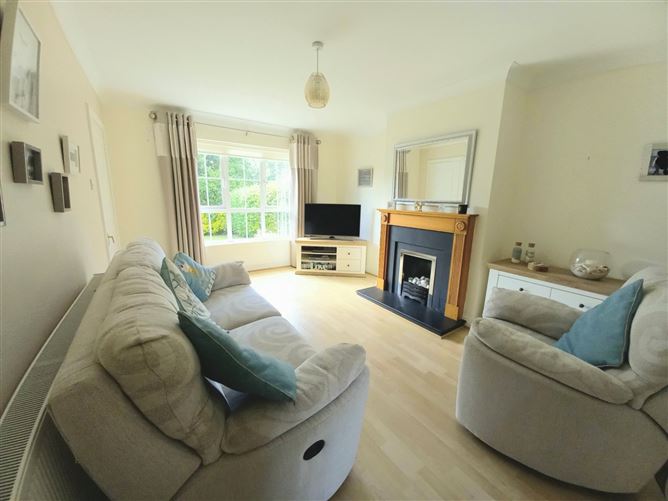 10 Oldbridge Green, Lucan, Co. Dublin DNG Lucan 4603613 MyHome.ie