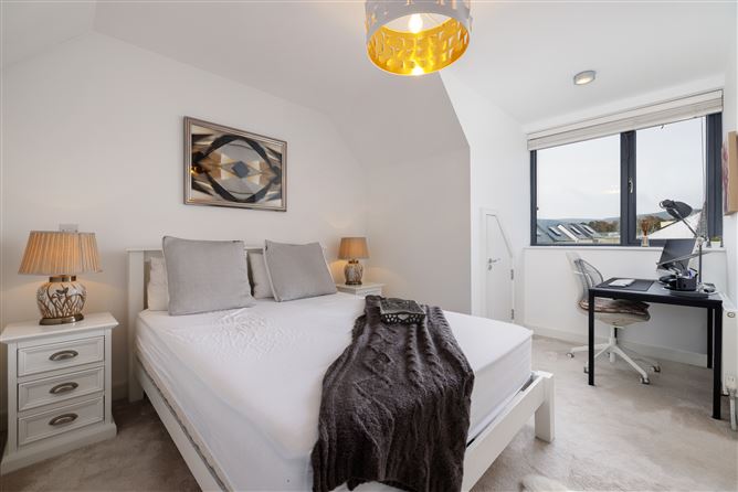 11 The Avenue, Scholarstown Wood , Rathfarnham,   Dublin 16