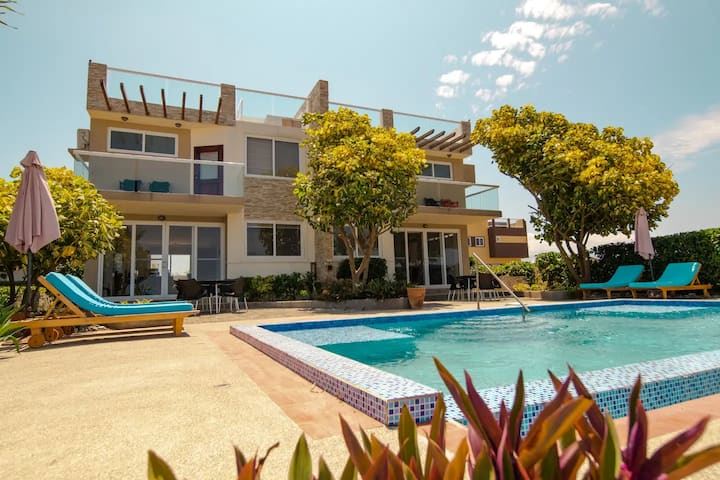 Private, Avenida de las Americas, Mirador San Jose, Puerto Cayo