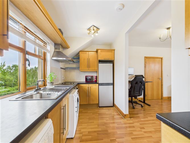 15 Woodbrook Court, Carpenterstown, Dublin 15