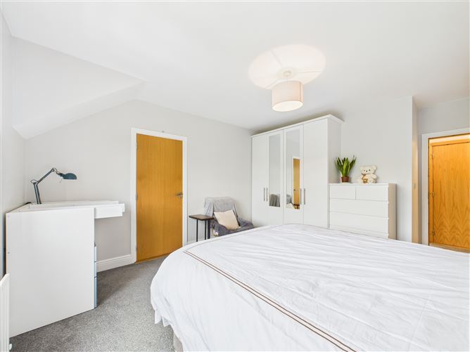 15 Woodbrook Court, Carpenterstown, Dublin 15