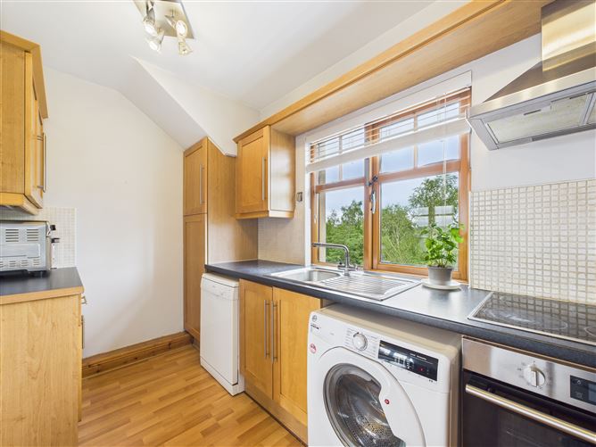 15 Woodbrook Court, Carpenterstown, Dublin 15
