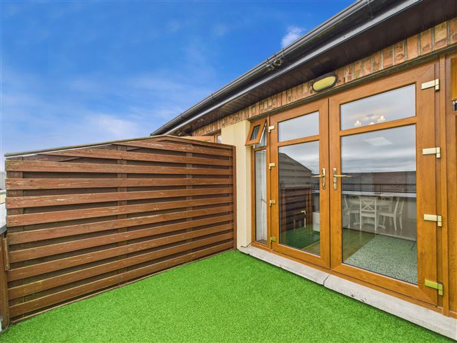 15 Woodbrook Court, Carpenterstown, Dublin 15