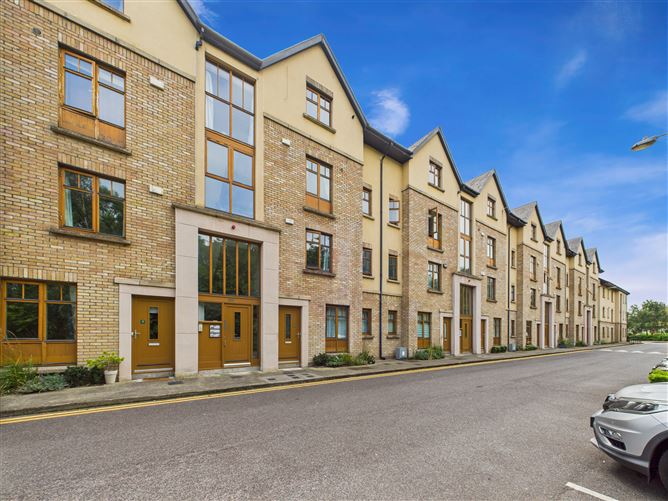 15 Woodbrook Court, Carpenterstown, Dublin 15