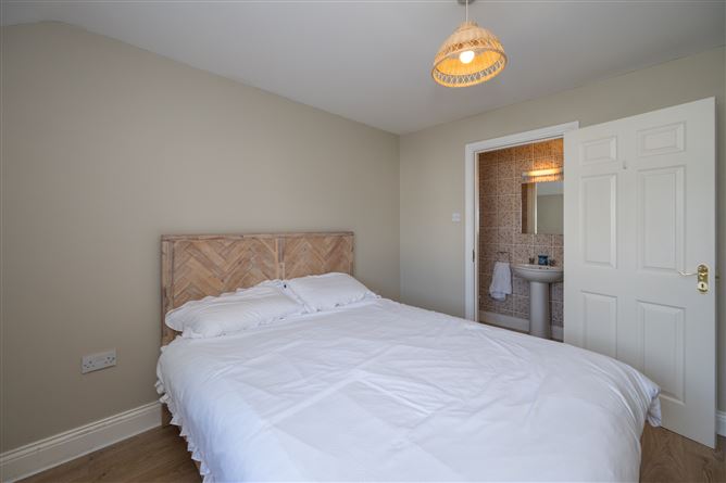 Photo 13 of 25 — 143 Caisleán View, Ballincollig, Cork