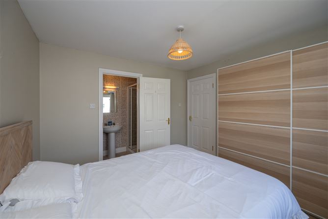 Photo 15 of 25 — 143 Caisleán View, Ballincollig, Cork