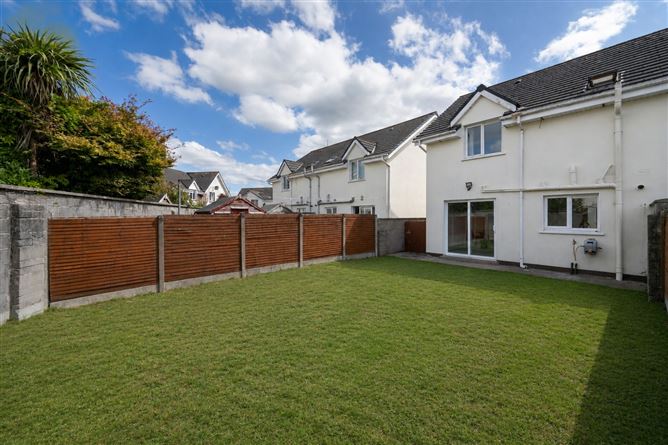 Photo 23 of 25 — 143 Caisleán View, Ballincollig, Cork