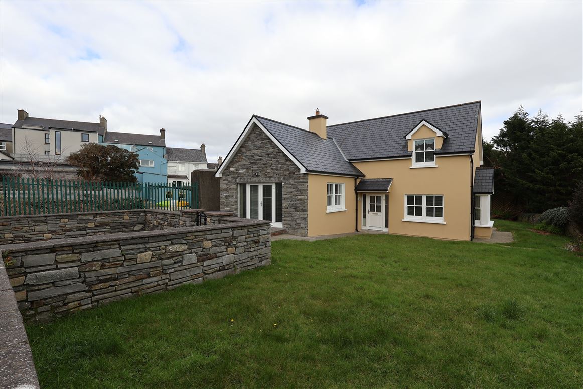 Bank House 7, Colla Road, Schull, West Cork
