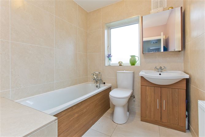 73 Woodside, Dodder Park Road, Rathfarnham, Dublin 14