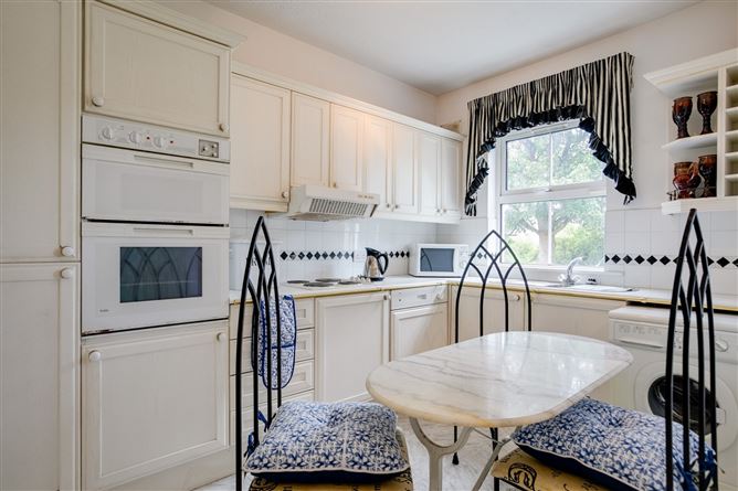 19 Castledawson, Rock Road, Blackrock, Co. Dublin