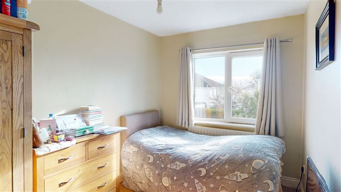 25 Vale View Lawn, The Park, Cabinteely, Dublin 18