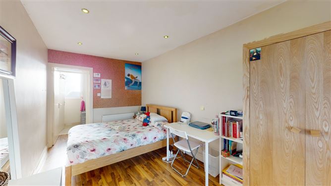 25 Vale View Lawn, The Park, Cabinteely, Dublin 18