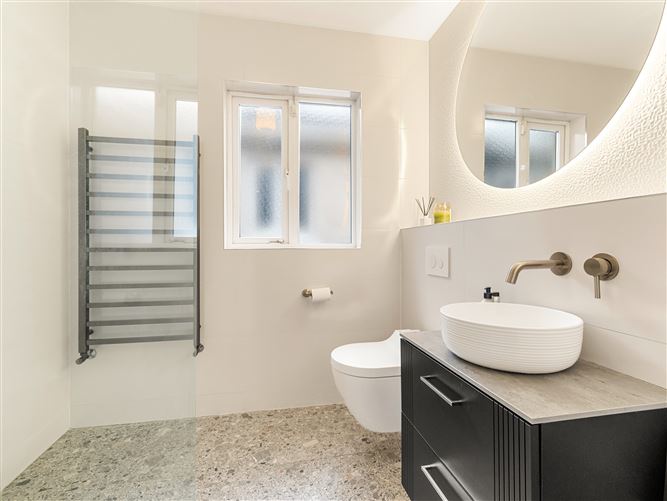 35 The Drive, Earl's Court, Kill, Naas, Co. Kildare