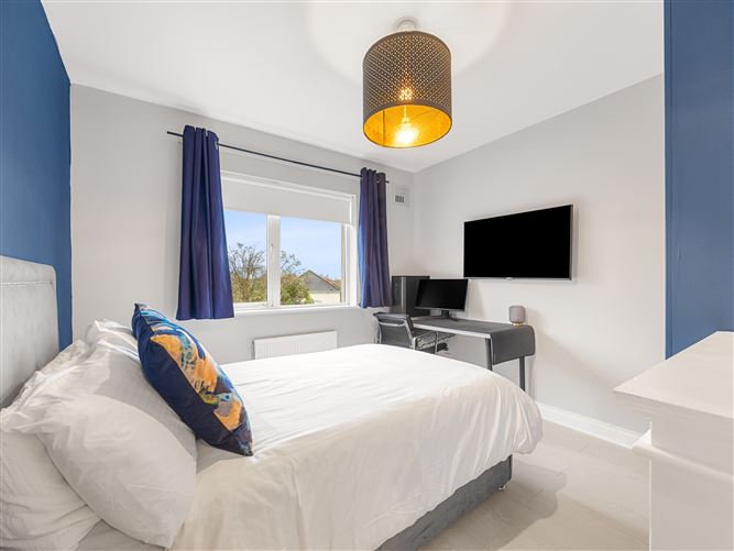 35 The Drive, Earl's Court, Kill, Naas, Co. Kildare