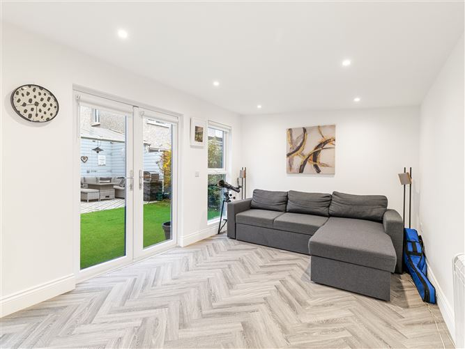 35 The Drive, Earl's Court, Kill, Naas, Co. Kildare