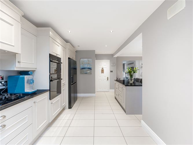 35 The Drive, Earl's Court, Kill, Naas, Co. Kildare