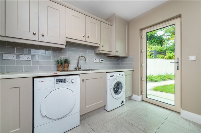 https://photos-a.propertyimages.ie/media/3/1/7/5009713/05203da8-43d5-466c-8048-dbc0087ba049_l.jpg