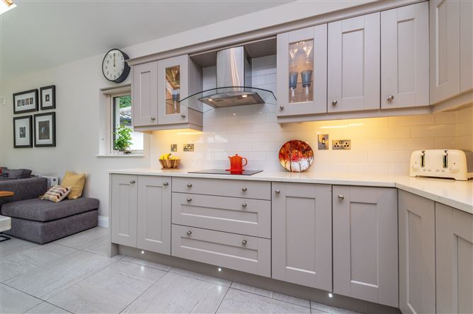 https://photos-a.propertyimages.ie/media/3/1/7/5009713/05203da8-43d5-466c-8048-dbc0087ba049_l.jpg