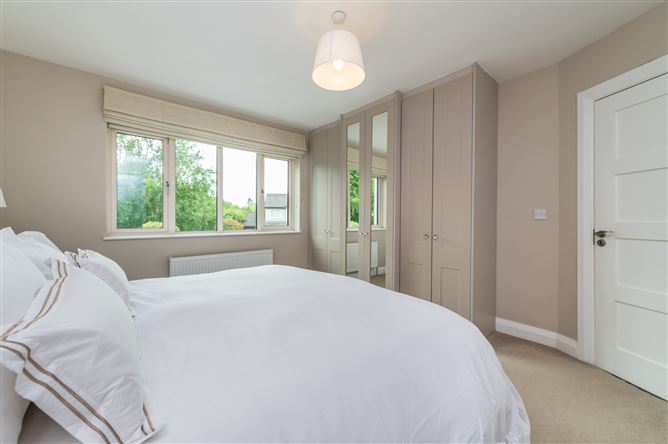 https://photos-a.propertyimages.ie/media/3/1/7/5009713/05203da8-43d5-466c-8048-dbc0087ba049_l.jpg