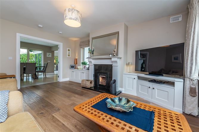 https://photos-a.propertyimages.ie/media/3/1/7/5009713/05203da8-43d5-466c-8048-dbc0087ba049_l.jpg