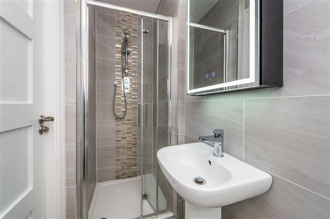 https://photos-a.propertyimages.ie/media/3/1/7/5009713/05203da8-43d5-466c-8048-dbc0087ba049_l.jpg