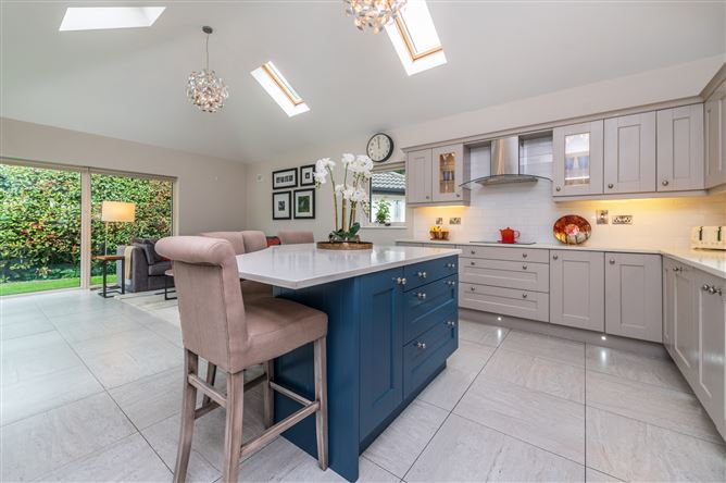 https://photos-a.propertyimages.ie/media/3/1/7/5009713/05203da8-43d5-466c-8048-dbc0087ba049_l.jpg