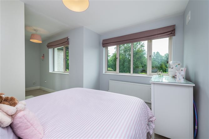 https://photos-a.propertyimages.ie/media/3/1/7/5009713/05203da8-43d5-466c-8048-dbc0087ba049_l.jpg