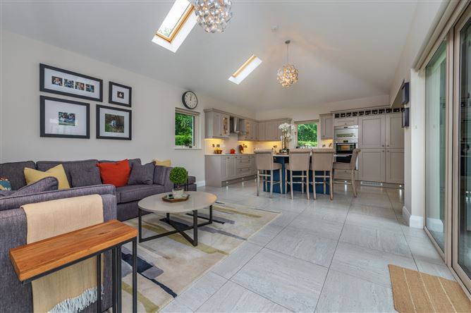 https://photos-a.propertyimages.ie/media/3/1/7/5009713/05203da8-43d5-466c-8048-dbc0087ba049_l.jpg