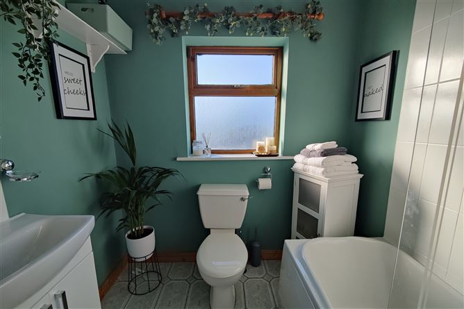15 Woodvale, Herons Wood, , Carrigaline, Cork