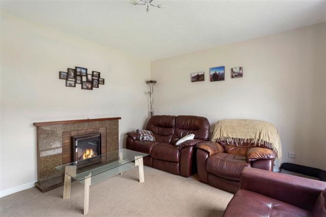 9 Hillcrest Walk, Lucan, Dublin