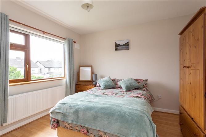 9 Hillcrest Walk, Lucan, Dublin