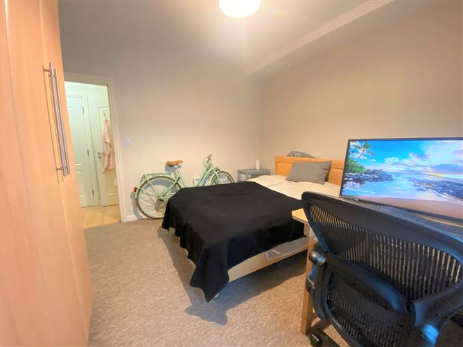 64 The Academy Building, Park West, Dublin 12