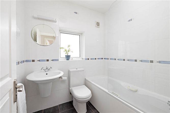 9 The Crescent, Hazelhatch Park, Celbridge, Kildare