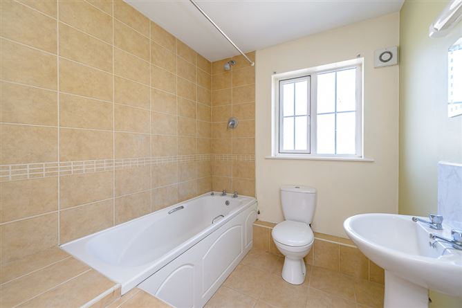 76 Knightsbrook Crescent, Trim, Meath