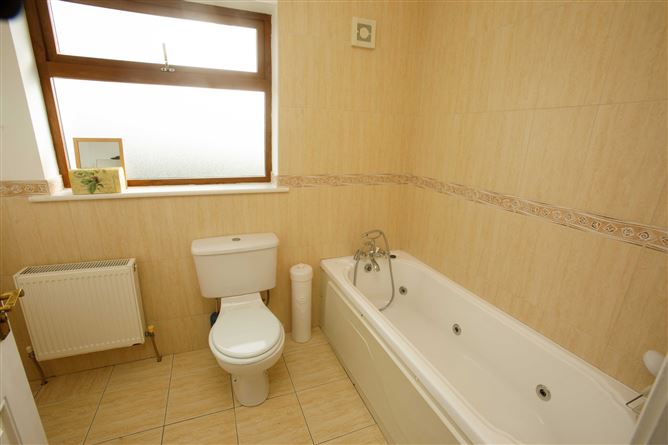 8 Tochar View, Causeway, Co. Kerry