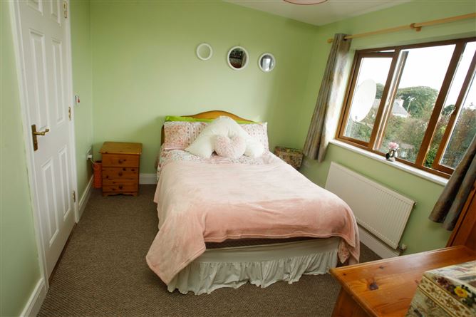 8 Tochar View, Causeway, Co. Kerry